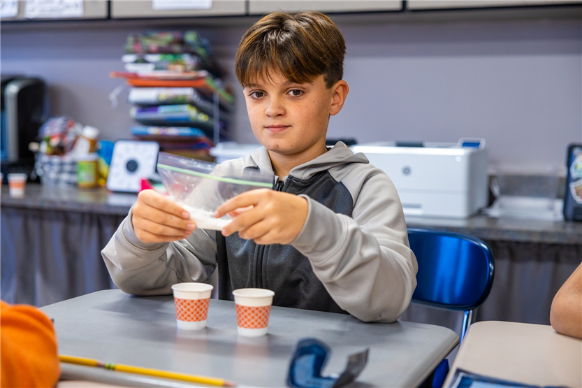 Hillsboro fifth graders make silly putty